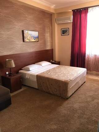 Отель Hotel Condori Кобулети Двухместный номер Делюкс с 1 кроватью (для 2 взрослых и 1 ребенка)-3