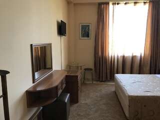 Отель Hotel Condori Кобулети Двухместный номер Делюкс с 1 кроватью (для 2 взрослых и 1 ребенка)-4