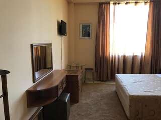 Отель Hotel Condori Кобулети Двухместный номер Делюкс с 1 кроватью (для 2 взрослых и 1 ребенка)-10