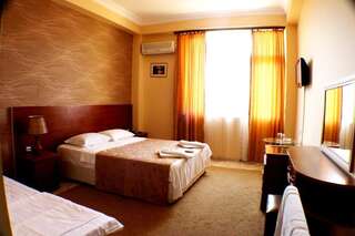 Отель Hotel Condori Кобулети Двухместный номер Делюкс с 1 кроватью (для 2 взрослых и 1 ребенка)-11